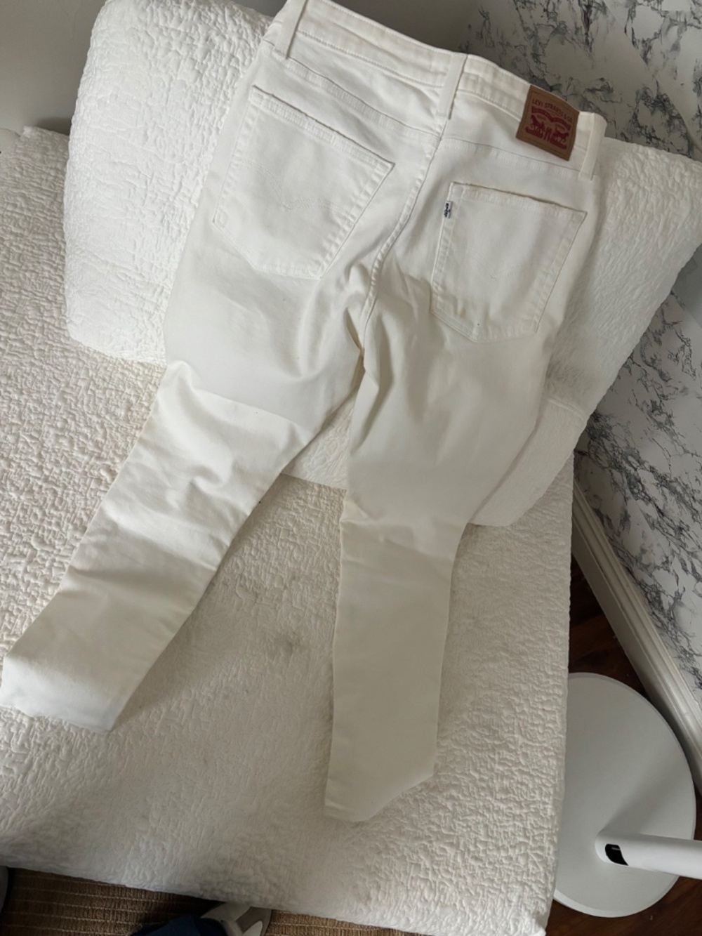 Levis - Picture 2 of 2